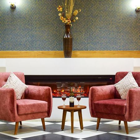 Hotel Jb Residency Zirakpur !! Top Rated & Most Awarded Property In Zirakpur Extérieur photo