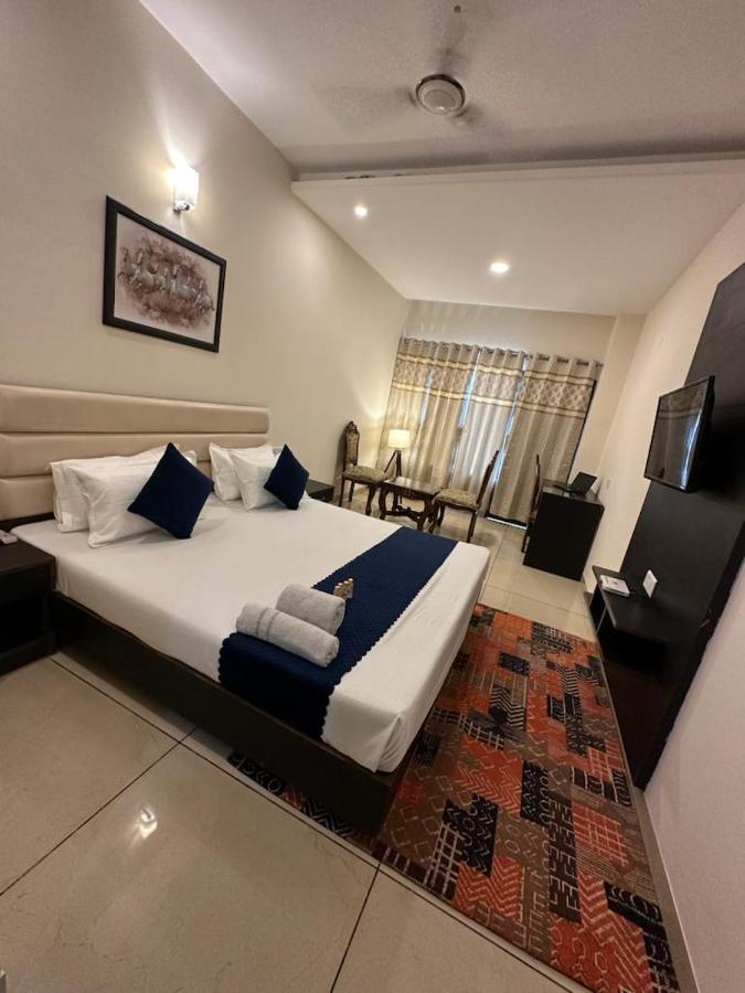 Hotel Jb Residency Zirakpur !! Top Rated & Most Awarded Property In Zirakpur Extérieur photo