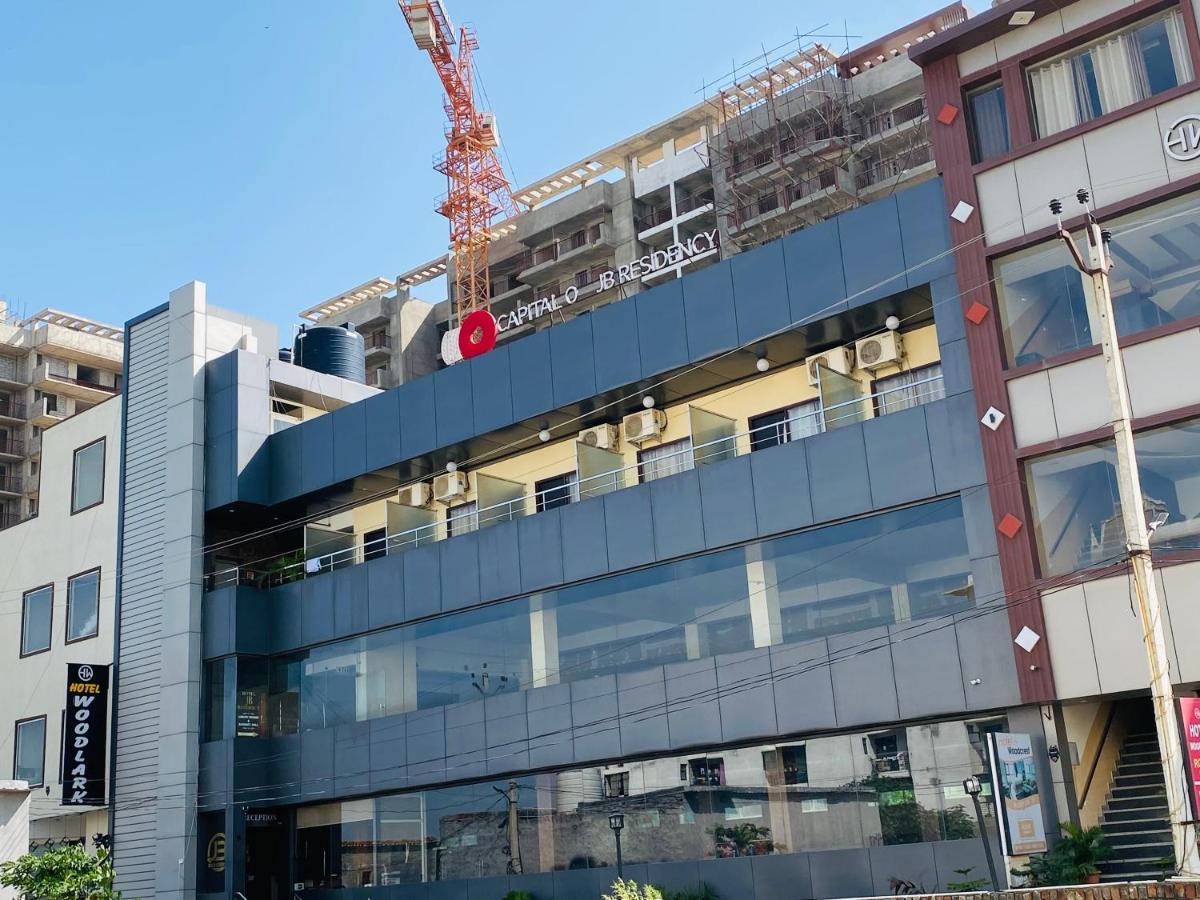 Hotel Jb Residency Zirakpur !! Top Rated & Most Awarded Property In Zirakpur Extérieur photo