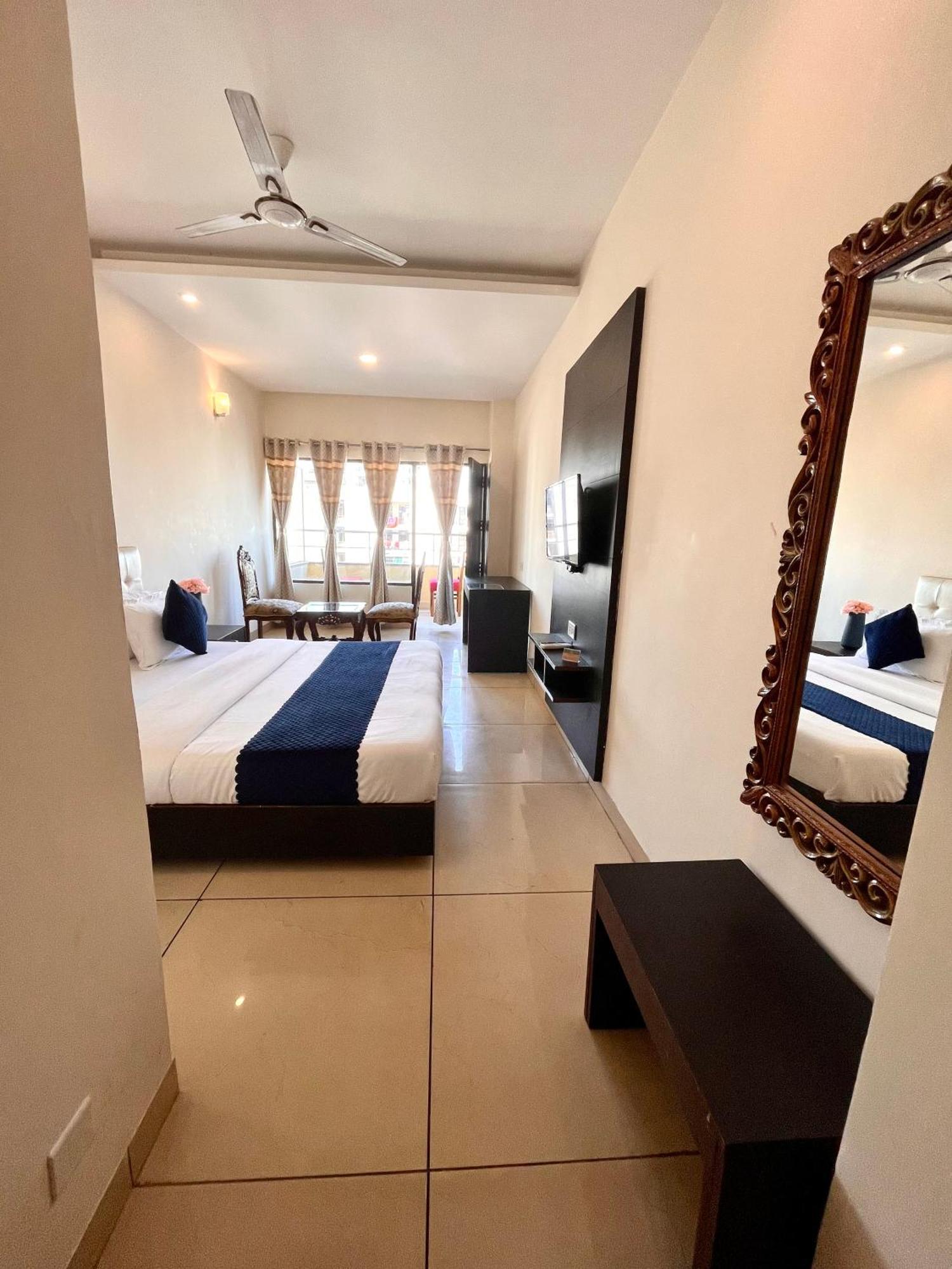 Hotel Jb Residency Zirakpur !! Top Rated & Most Awarded Property In Zirakpur Extérieur photo