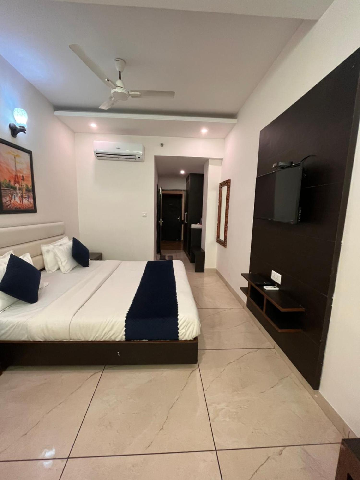 Hotel Jb Residency Zirakpur !! Top Rated & Most Awarded Property In Zirakpur Extérieur photo